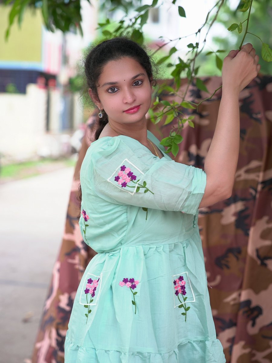 SumiiTalks's tweet photo. Frock link π
https://t.co/PeZ8gVTAVD
#frocksfashion #frockstyle #frocks #longfrocks #ootdstyle https://t.co/jeKlzdd6N3
