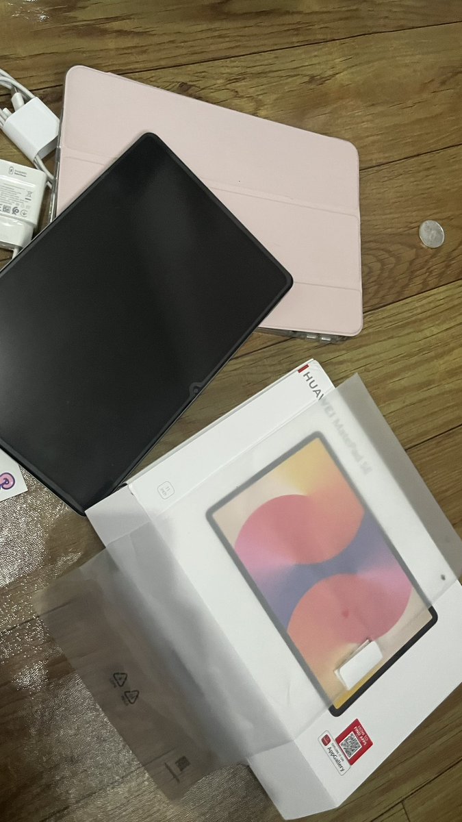 rayfes7's tweet photo. WTS Huawei pad se 11 128 gb 
(baru beli maret tahun ini) dijual karena mau ganti laptop.

-Garansi masih on sampai maret 2027
-kelengkapan masih full
-bonus pen goojodog
-cassing warna pink
-sdh terpasang tampered glass

2.150.000 net

Detail foto bisa dm yaa https://t.co/RraVUMSLFk