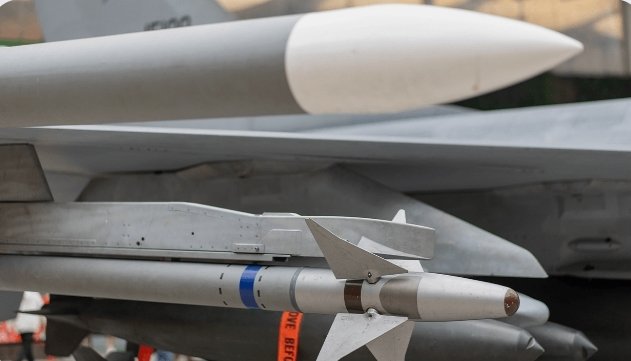 EDYCRYPTOWORLD's tweet photo. #Just_In 🚨
In 1964, the US built and then shelved Project Pluto, a nuclear-powered cruise missile concept abandoned largely over radiation hazards. Russia has revived the idea with Burevestnik, a direct-cycle turbojet that heats incoming air with a reactor and can shed. https://t.co/XaFtxS6sNz