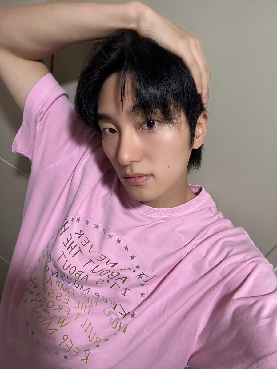 OmegaX_members's tweet photo. [#OX]

화이팅 화이팅 화이팅!!❤️😆

#OMEGA_X #오메가엑스
#세빈 #SEBIN https://t.co/1zC1dfoEai