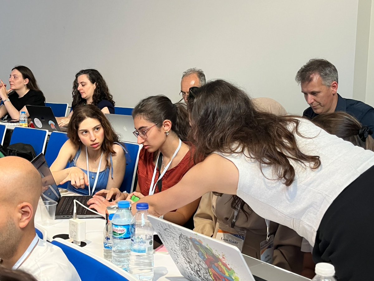 TACTIX_Twinning's tweet photo. 🧠 We concluded Day 1 with:
🔹 LCModel &amp; Oryx-MRSI practicals — Arda Canbaş, Melisa Özakçakaya
🔹 Clinical applications of MRSI — Esin Öztürk Işık
🔹 Intro to DL &amp; GANs — Esin Öztürk Işık, Klaus Eickel

Great start to the school; Day 2 already underway!

#TACTIX #HorizonEurope https://t.co/EkPQLFZw2Y