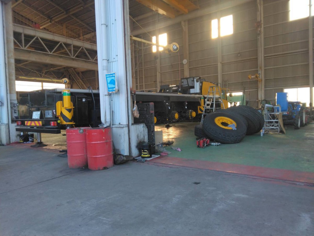 TACTECH_Kagawa's tweet photo. 【🌞夏本番前の機械点検】
暑さが厳しくなるこれからの季節は、機械にも大きな負担がかかります
✅ エアコンは？
✅ 冷却水・ラジエーターに異常は？
✅ バッテリーやベルトの状態は？
「まだ大丈夫」と思っていても、突然のトラブルが発生すると作業の遅れや修理費用の増加につながることがあります https://t.co/gWQj4U5UPJ