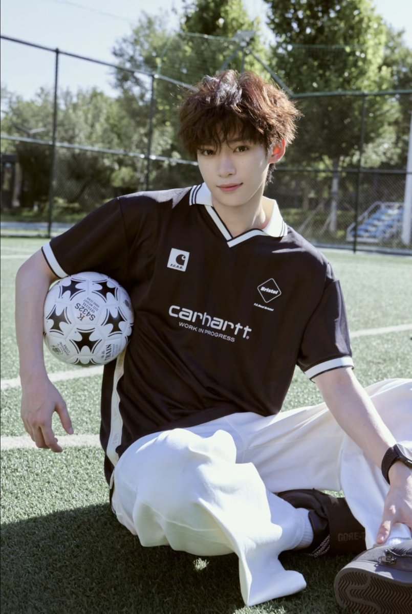 tianyu9702_'s tweet photo. OMG HE'S SO PRETTY I'M IN LOVE WITH CURLY HAIR 💔 https://t.co/C4mIHD8ZDL