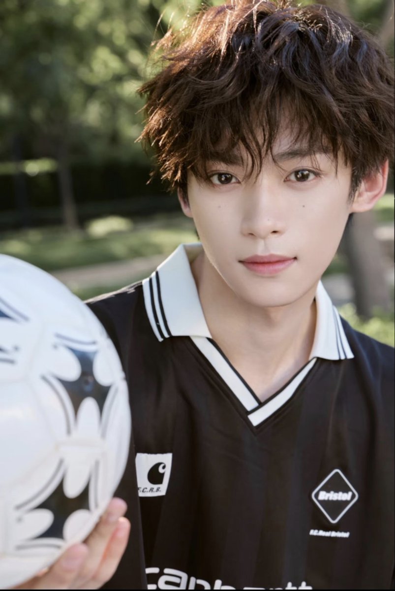 tianyu9702_'s tweet photo. OMG HE'S SO PRETTY I'M IN LOVE WITH CURLY HAIR 💔 https://t.co/C4mIHD8ZDL