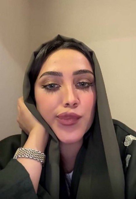 ossy_11's tweet photo. المحجبات يخصون شحمتك الضعيفه؟🤭🤏🏻

ليش اذا شفت محجبات تقعد ترجف بمين يذكرونك؟😭😭 https://t.co/A2ANeWndwJ