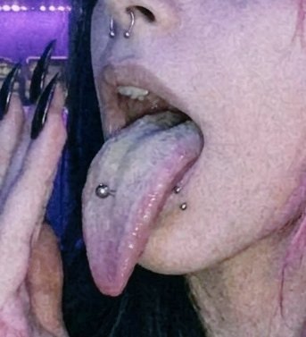 d3ath_v4mp_g1rl's tweet photo. A língua perfeita não existe (parte 2) e o singaro ta acabando 🥲 https://t.co/sEvaHDOAGM