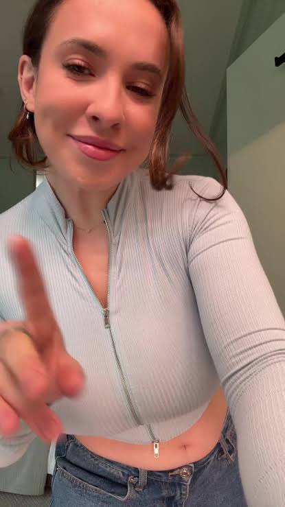 RubyMay688691's tweet photo. 1,2or 3😇 https://t.co/N9983JLaFI