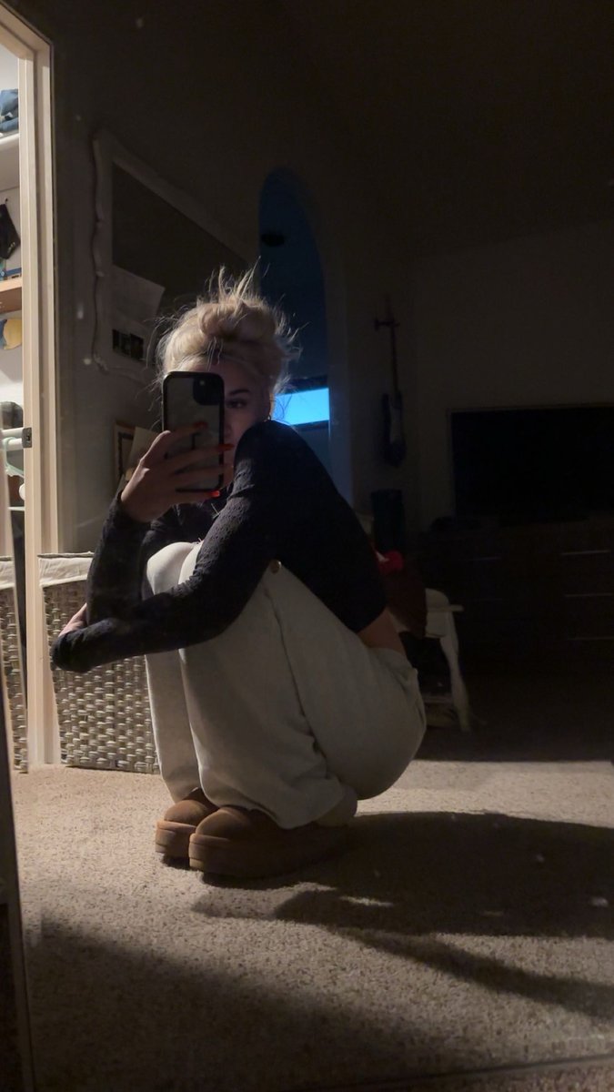 mads2bad's tweet photo. #singlelife Im bored someone should play video games with me https://t.co/NHzisVQ7cU