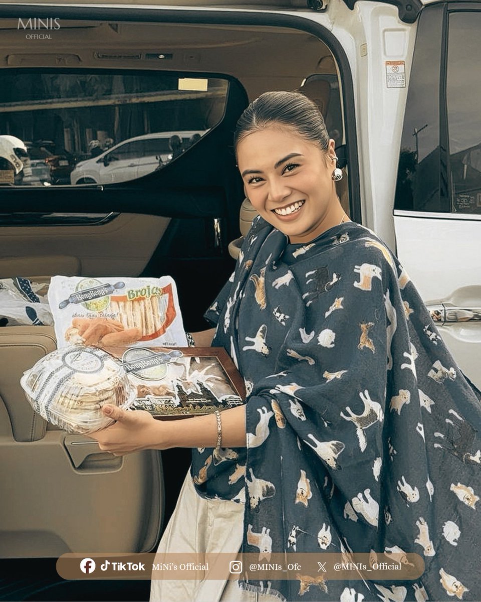 MINIs_Official's tweet photo. Late post. Sobrang saya niya sa mga pasalubong sakanya haha Mahal na mahal ka namin! 🤎

#NicoleOmillo #MiNisOfficial https://t.co/nyAVoEH2P0
