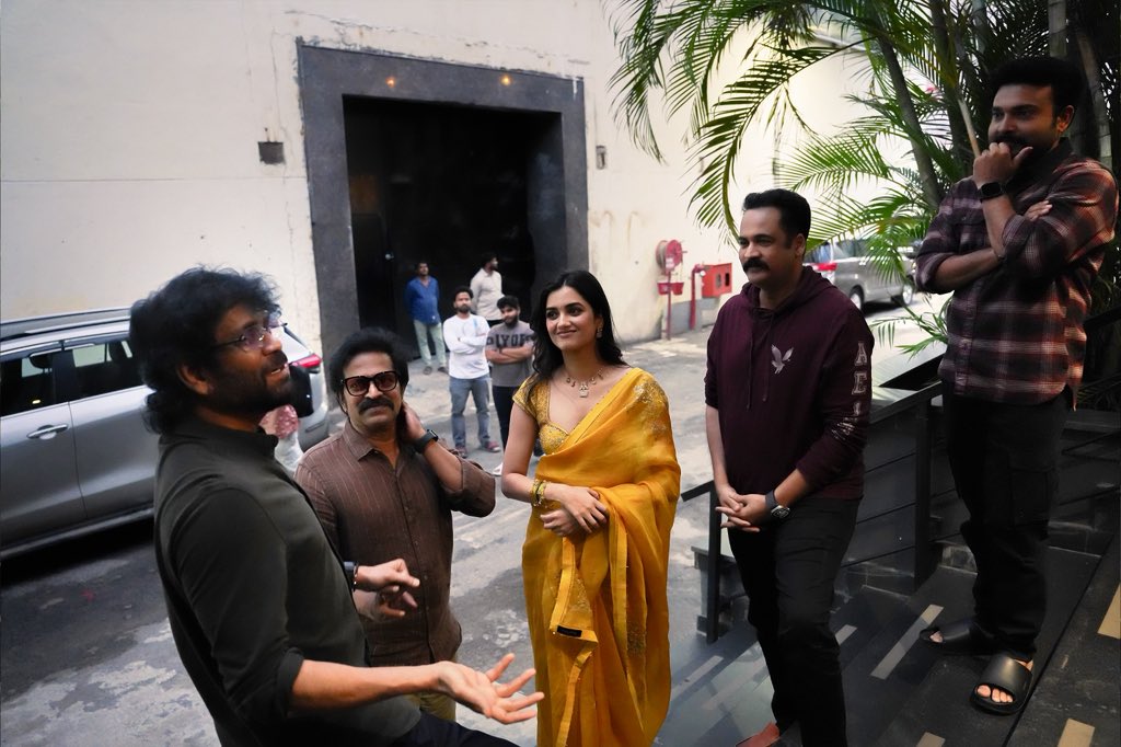 ActorSivaji's tweet photo. The fun in between all the promotions. ❤️

#LENIN family making every moment of this journey memorable 🫶🏻

#LeninTrailer out today 🔥 
Stay tuned… 

#LeninOnJuly10th https://t.co/fTQk7bzU1v