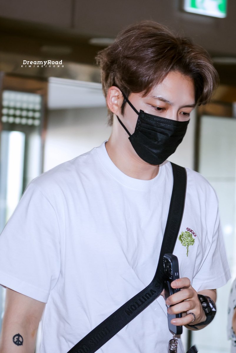 KJJ_DreamyRoad's tweet photo. 260630 GMP 출발 🛫

@bornfreeonekiss

#김재중 #재중 #KIMJAEJOONG
#JAEJOONG #ジェジュン #金在中 https://t.co/Ksr5QsAZG9