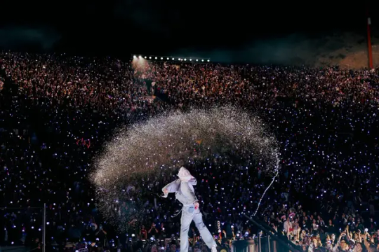 Narniacloud's tweet photo. "An idol who honors their fans crowns their own glory"

You deserve a journey filled with love and support. 

Thank you Jin
WE LOVE YOU JIN
NO JIN NO LOVE https://t.co/S4p1LW4RvK