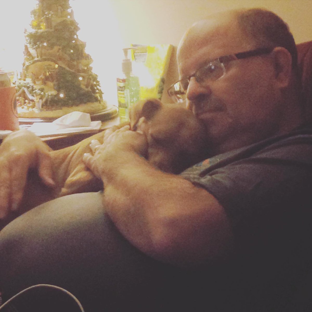 WaywardSoul717's tweet photo. Stuck in a weird spiral wondering how different things would be if my dad was still alive.... Grief is so weird. It literally just comes out of nowhere and hits you like a truck some nights https://t.co/sMTSBFUvIs