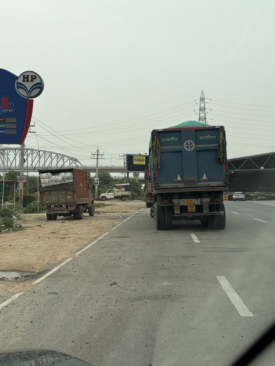 mohitrao20's tweet photo. @anilvijminister @cmohry @police_haryana @DGPHaryana @gurgaonpolice This truck crossed 10+ police both, check points and easily crossed without single objection from sector 82,83,84,85, Dwarka Expressway. Daily crossing 50+ such overloaded trucks but no law and order. https://t.co/MTlqPsGLyV