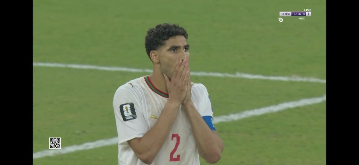 Sul305's tweet photo. صورتها وانا اتابع البلنتيات 
كانت بتكون فاتنة لكن تأجل موعدنا يا قذر https://t.co/tLOaCXu2w6