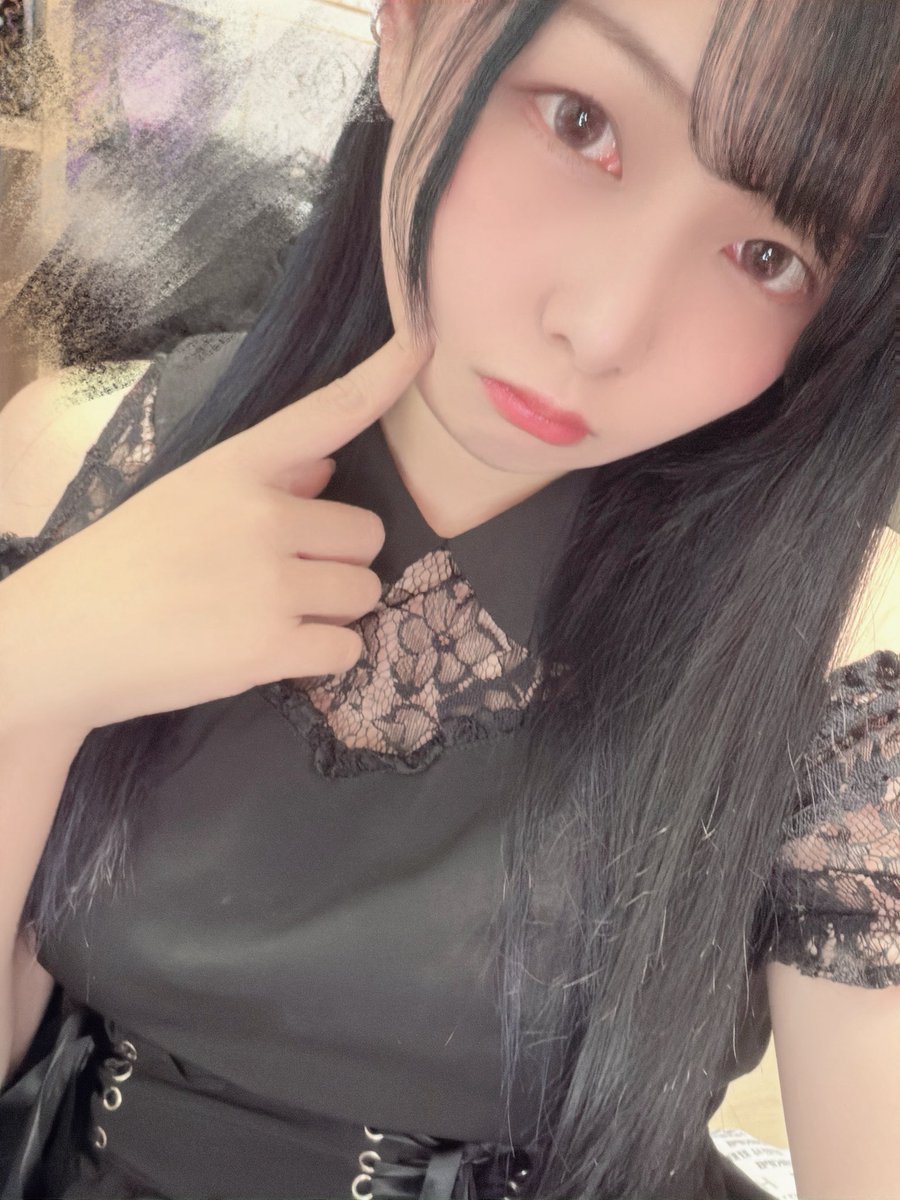 RenaYoru's tweet photo. 今晚想開台靜靜打遊戲
找到一隻好像很好玩的demo
如果太早玩完就轉煮東西的遊戲
大約7點左右開吧￼ https://t.co/u1vcUYwDHF