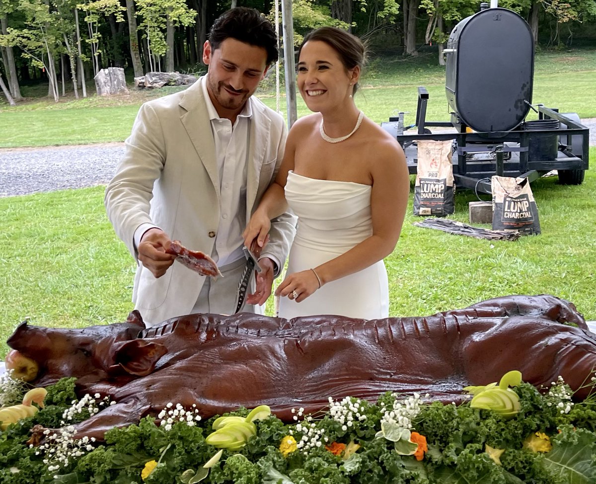 FlyingPigRoast's tweet photo. Pig roast first cut ceremony, is kinda like the cutting of the wedding cake, but with a pig! https://t.co/WHWVBx3DcM