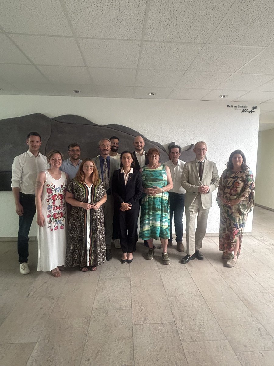 mariapapakyria2's tweet photo. Mit einem Besuch im #Saarland hat sich meine #Deutschland-Reise mit der #EU-Ratspräsidentschaft von #Zypern abgeschlossen.
Ein herzliches Dankschön an Landtagspräsidentin Heike Winzent und an die Abgeordneten des Europaausschusses für die sehr interessanten Gespräche und den warmen Empfang. Mit hoch sommerlichen Temperaturen habe ich mich in #Saarbrücken sehr zu Hause gefühlt! 

Fotos: Landtag des Saarlandes