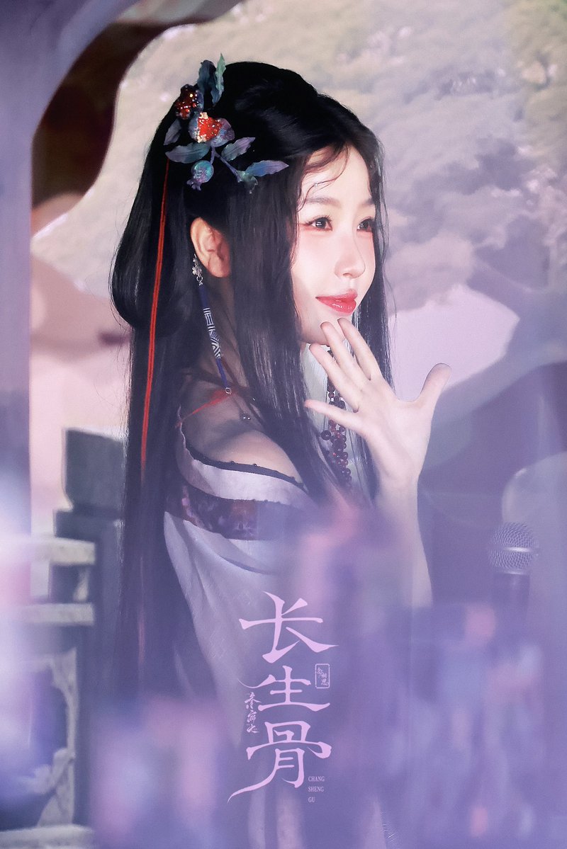 RigelEsther1218's tweet photo. 🐚🐚🐚

#estheryu #esther #yushuxin #yushuxinesther #우서흔 #อวี๋ซูซิน #虞书欣 #虞书欣esther #长生骨 #ChangShengGu #何盼 #HePan #念相思 #RoadToSuccess #灿如繁星 https://t.co/soj6wnN7l5