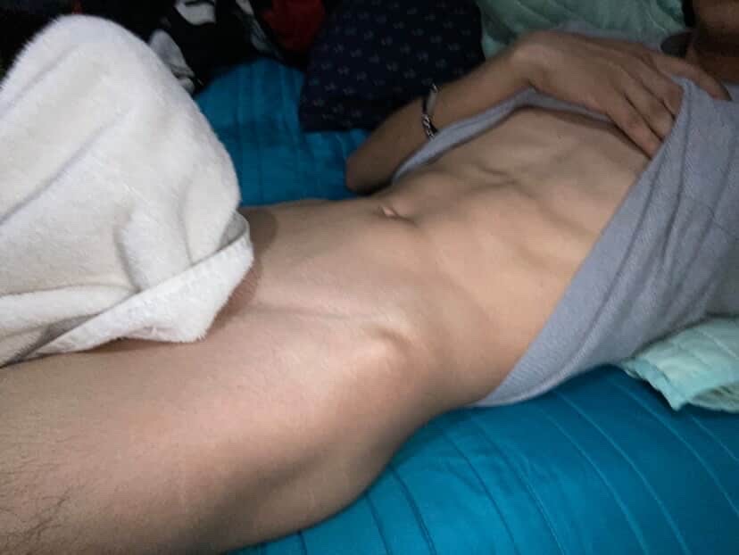 ChrisCovp's tweet photo. Escuche a mi hermana cogiendo hace unos min y me prendí https://t.co/VJQspBFXO8
