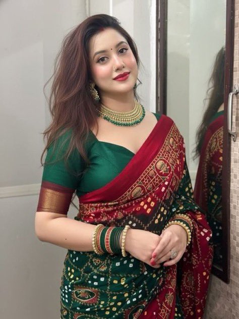 AaryanPrateekX's tweet photo. Don’t marry until you find a beautiful, traditional wife who is a virgin, religious, can cook, wants to have children, and wants to build a family with you. Marrying a hoe in 2026 and trying to rehabilitate her is literally suicidal. https://t.co/XJAdbU1HhW