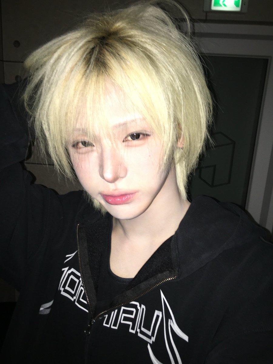 2cmmm2's tweet photo. 데뷔한 지 6개월 만에 드디어.. 컴백하는 >> 키 184 해군 만기전역 미소년 걔 << 저점매수 하실 분♡

#idntt #이청명 https://t.co/t7VgINdAhL