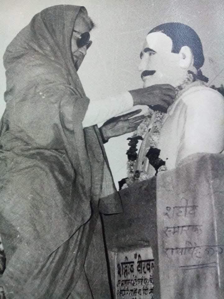cskjingar's tweet photo. शहीदों की चिताओं पर लगेंगे हर बरस मेले,
 वतन पर मरने वालों का यही बाकी निशां होगा...
अमर शहीद बीरबल सिंह जी जीनगर को सादर नमन
@ashokgehlot51  @AIHighlight https://t.co/2IDVsIUsAV