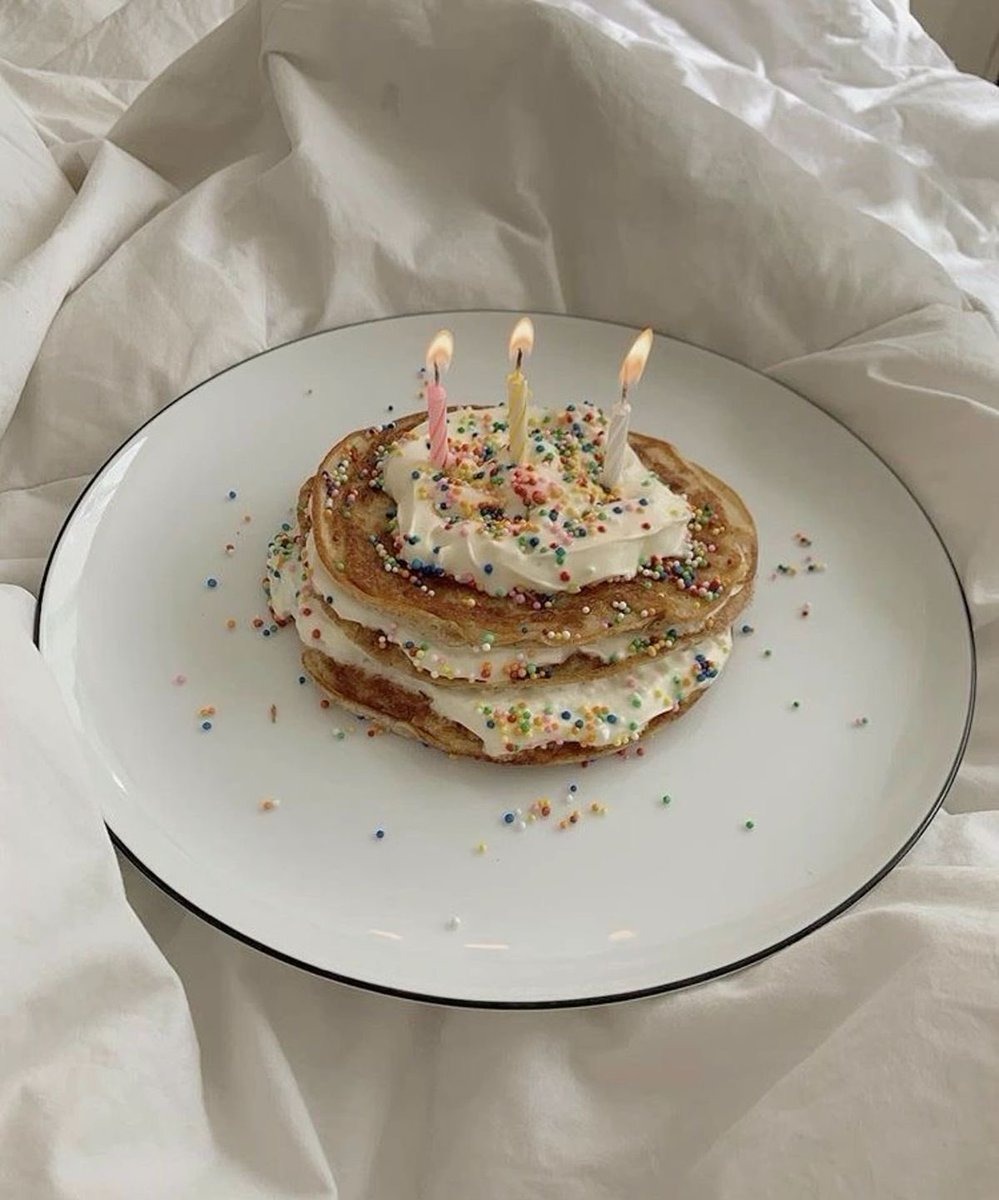 etherealdior's tweet photo. everyday is a celebration 🍰 https://t.co/xY0d4zwqDV