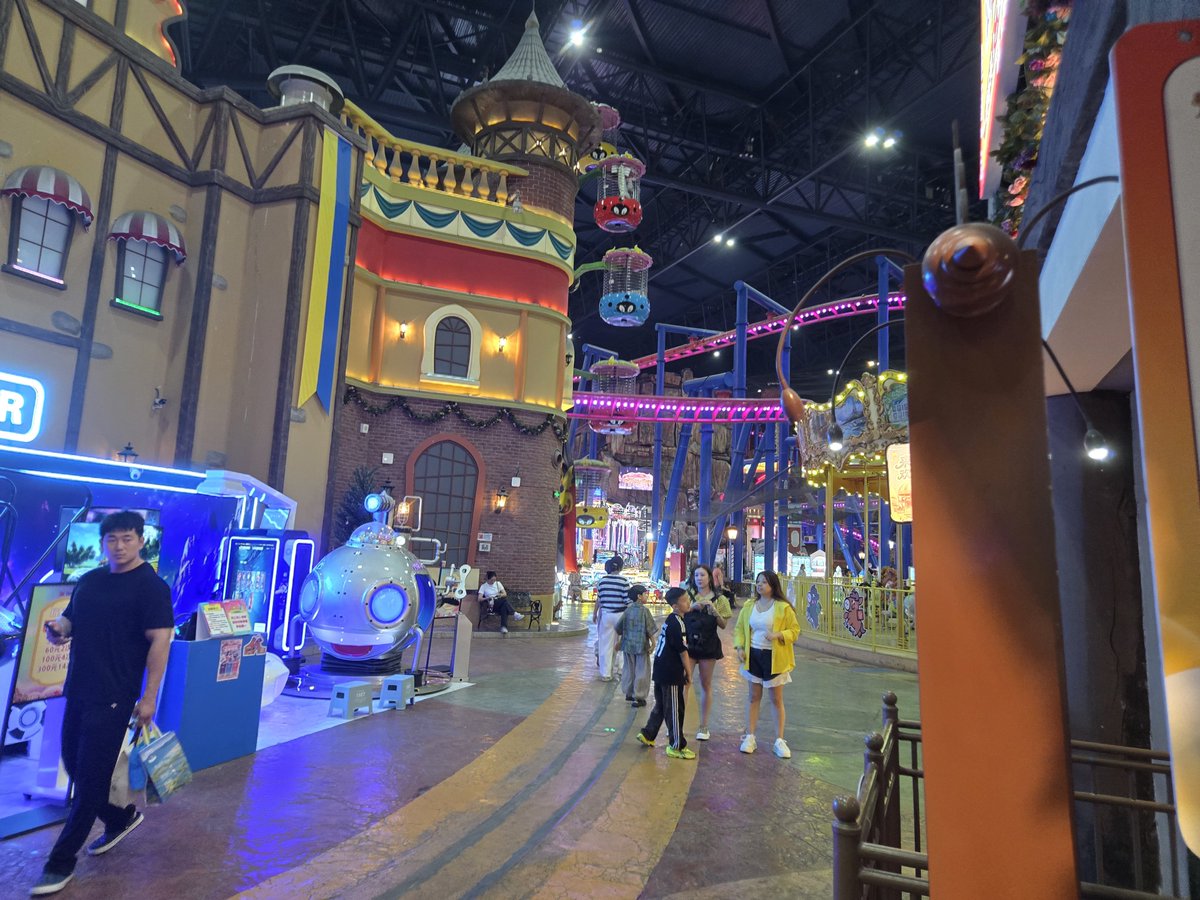 CuteCatGYH's tweet photo. 我说和对象来游乐园玩是治疗玉玉症最好的办法😋 https://t.co/kdCNL7xg8i