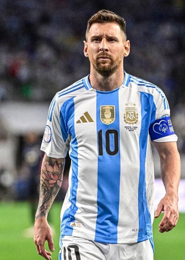 FabrizioRomaxno's tweet photo. 🚨BREAKING: FIFA Pres Gianni Infantino could face demotion from his position and and fines of up to £5m if the allegations are true.

He stands accused of allegedly ordering match officials to favor Argentina since 2022 https://t.co/Rvb5VbiGIK