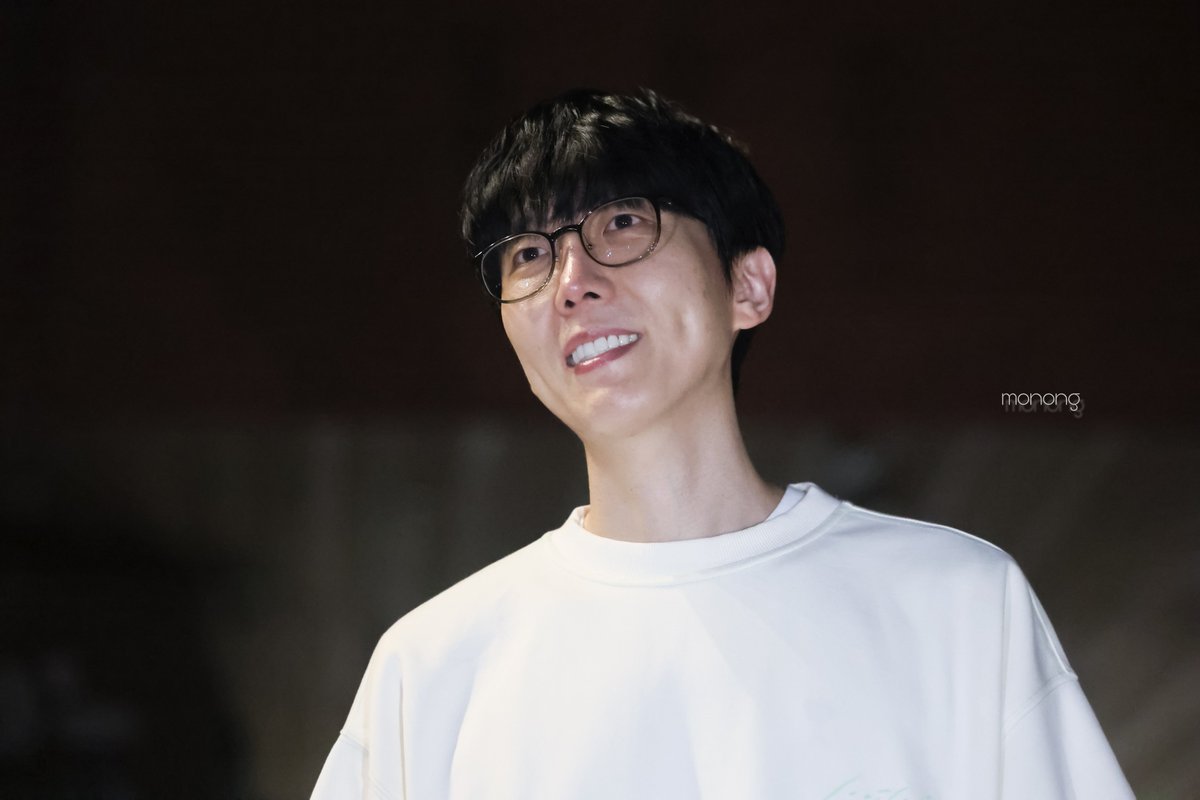 MN___etc's tweet photo. 260618 뮤지컬 #브라더스까라마조프
#김재범 배우님 퇴근길 https://t.co/brFOfDjzXQ