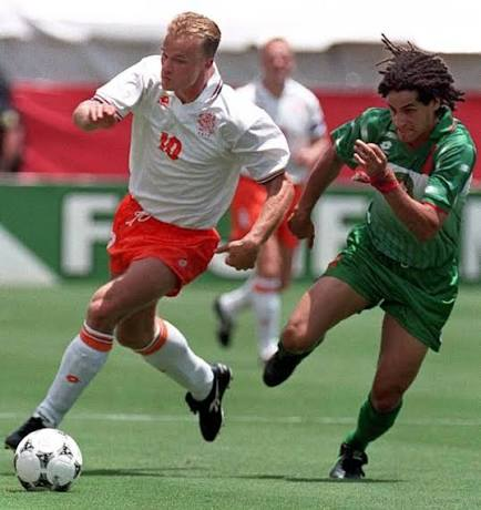WoodleysTeasers's tweet photo. Answer:
🇳🇱 Dennis Bergkamp

3 pts to @matthewspooner 
1 pt to @YarntonFC https://t.co/NVyzoryb1N