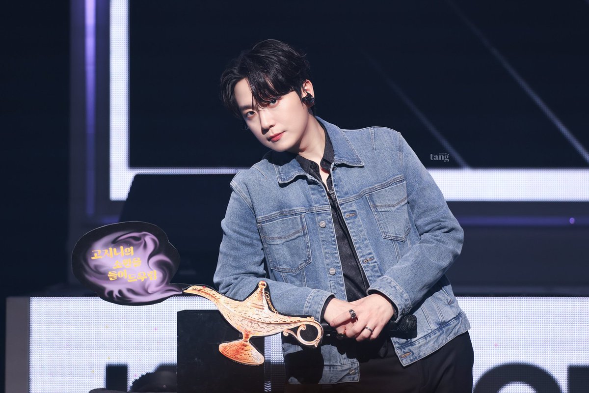 wall162_'s tweet photo. 옆에 고지니랑 세트로 다녀~~ https://t.co/cNYb2zUt79