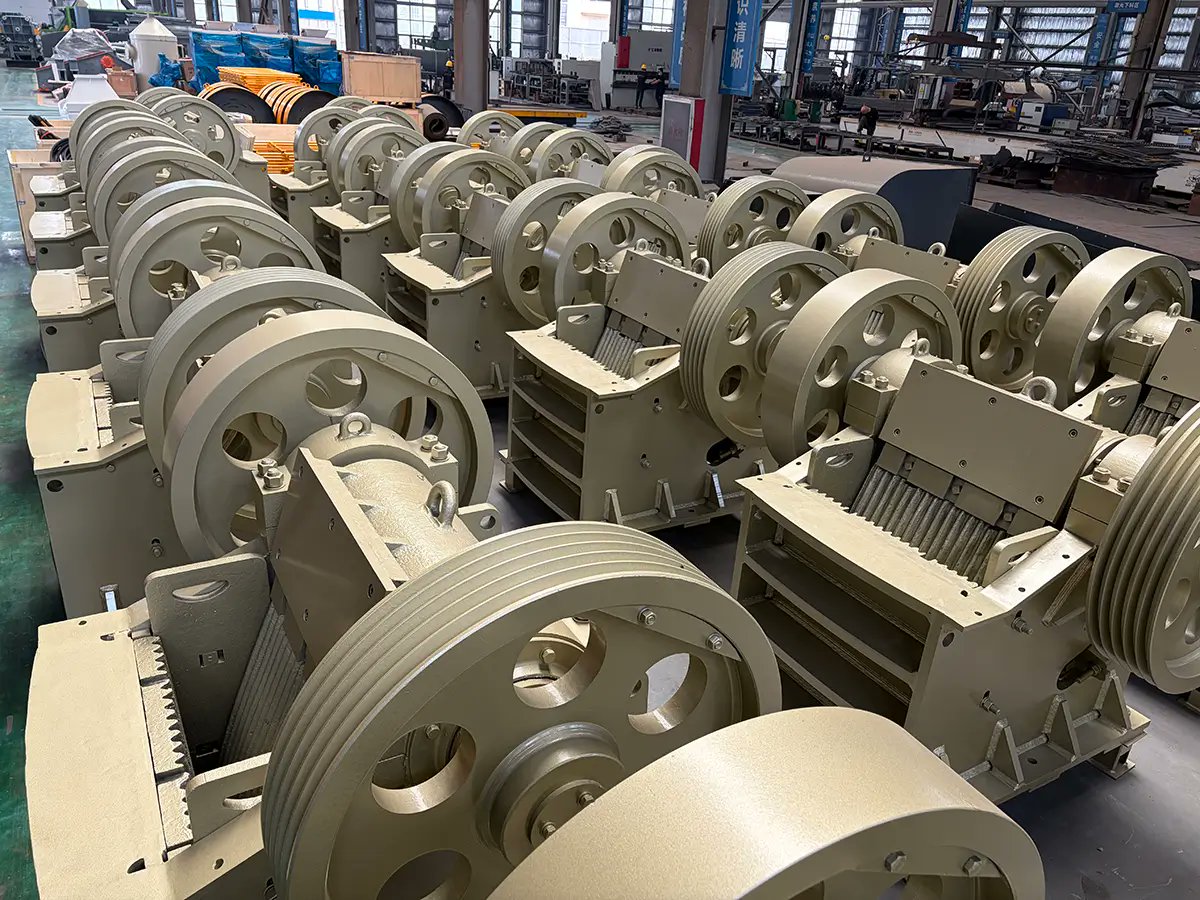 bebonmining's tweet photo. 🚚 Shipment Alert! Our premium jaw crushers are on the way to overseas clients!
Perfect for quarry, mine, road construction &amp; concrete recycling.
Strict QC + secure packaging + global logistics support available.
DM us for customized crushing solutions &amp; factory direct price! https://t.co/ThtXZn3LpW