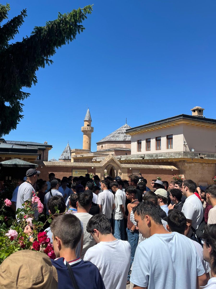 Merzifon_GM's tweet photo. 2026 yılı Medeniyet, Tarih ve Kültür Kampları kapsamında Merzifon Gençlik Merkezi olarak 38 genç ile birlikte Nevşehir'deydik. 
Nevşehir'in kültürel dokusunu yerinde gözlemleme fırsatı bulan gençlerimiz için unutulmaz bir deneyim oldu. https://t.co/xwJk40ngRN