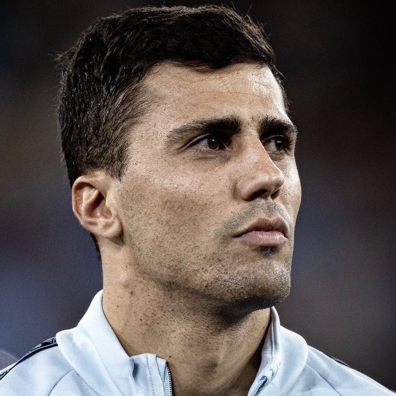 Obodogoldenc's tweet photo. 𝗕𝗥𝗘𝗔𝗞𝗜𝗡𝗚: Rodri will have surgery after the World Cup and is expected to miss the start of the season for Manchester City. 🚫

📰 via @Jack_Gaughan https://t.co/pbEhqNzOOJ