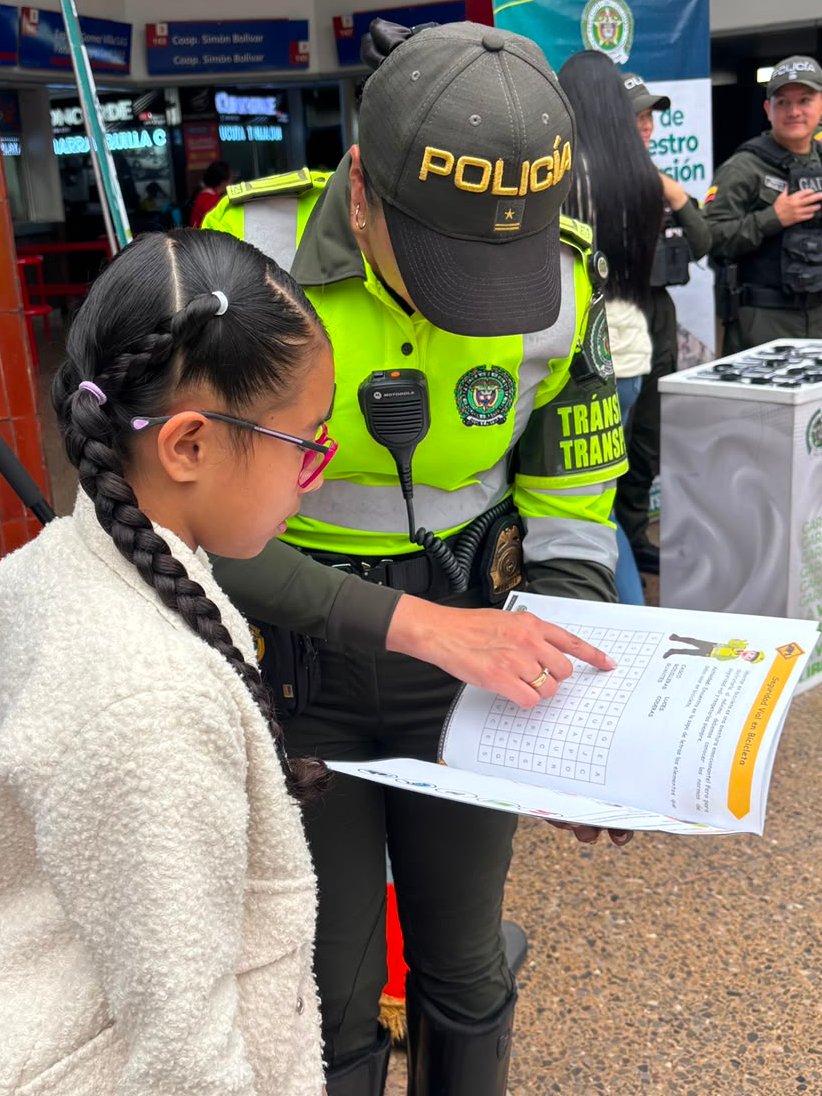 Policía de Tránsito Bogotá tweet media