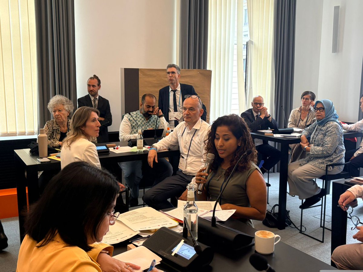 SVoice2030's tweet photo. 🇩🇪 We are in Germany today for the second day of the Hamburg Sustainability Conference!

You can tune in to the event's livestream to watch our participation, and all other dialogues here: https://t.co/EMCdqRjNVa

Today we are hosting our two sessions: “Beyond 2030: Forging Alliances for the Future of Global Sustainability” and “Effective Partnerships for Climate Action: Priorities and Ways Forward.” Our Executive Director @MargaritaGomez_ is also speaking at the session “Testing the Emerging Principles: Reimagining Development Cooperation for a New Era,” discussing five principles for effective development cooperation.

Yesterday was a full day, with participation in conversations about academic freedom under pressure, and on how to align global reform efforts to reinvigorate multilateralism.

🏛️ Academic Freedom: It is highly acknowledged that the connection between the public and science needs to be strengthened, for more effective action, but also to rebuild trust. The role of research institutions, such as think tanks in the Global South, is critical for reinforcing these bridges. They can connect communities with national-level policy-making, and with broader international decisions.

In the age of mass AI use, they could play a key role in rebuilding public trust by becoming trusted sources, countering misinformation, and guiding young people toward constructive engagement.

🌍 Global Reform: We brought three takeaways from recent discussions on the future of international development cooperation. 1) For a model of IDC fitting for today's context, development cooperation needs to be better connected with local actors, communities, and civil society. 2) Development cooperation efforts should align with countries’ long-term plans and strategies – both to have more coherent and coordinated approaches, but also as a matter of shifting away from donor-driven agendas. 3) We need a future of IDC in which countries and actors of the Global South co-create IDC agendas, and governance structures reflect the world as it actually is.

These are some of the questions to which we are contributing, with concrete proposals grounded in Southern-led dialogue and in cross-regional case studies, and through our flagship initiative Southern Voice on Global Development (SVGD).

More insights from Hamburg coming soon!