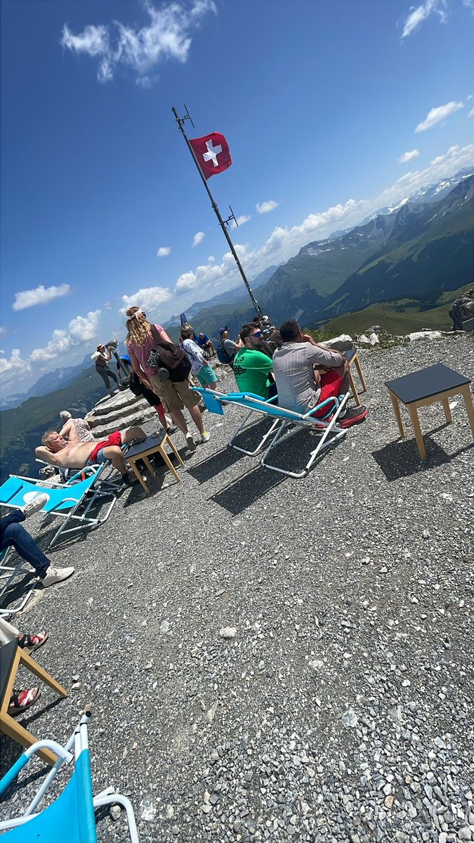 FundColAlemana's tweet photo. Cada palabra en alemán te acerca a nuevas oportunidades. 🇩🇪 Da el primer paso con la FCAB y construye un futuro sin fronteras. ✨#Chur,  la ciudad más antigua de #Suiza países #germanoparlantes https://t.co/SRojtJG2le