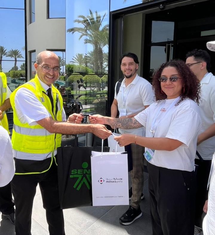 SENAComunica's tweet photo. Los aprendices SENA siguen fortaleciendo su formación en Marruecos. 🇲🇦 

Durante su agenda técnica conocieron el sistema hidráulico Khettara y la experiencia de Menara Holding en producción de concreto, dos referentes que integran sostenibilidad, uso eficiente del agua, aprovechamiento de los recursos y soluciones adaptadas al clima.

Lo aprendido en Marruecos regresará a las aulas y a los territorios para seguir formando a más aprendices con visión global. 🌎

#AliadosSENA