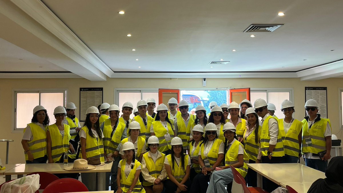 SENAComunica's tweet photo. Los aprendices SENA siguen fortaleciendo su formación en Marruecos. 🇲🇦 

Durante su agenda técnica conocieron el sistema hidráulico Khettara y la experiencia de Menara Holding en producción de concreto, dos referentes que integran sostenibilidad, uso eficiente del agua, aprovechamiento de los recursos y soluciones adaptadas al clima.

Lo aprendido en Marruecos regresará a las aulas y a los territorios para seguir formando a más aprendices con visión global. 🌎

#AliadosSENA