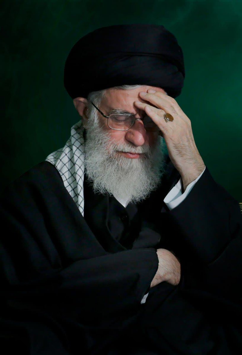 s_seyedali313's tweet photo. ما سینه زدیم بی صدا باریدند
از هر چه که دم زدیم، آنها دیدند 
ما مدعیان صف اول بودیم
از آخر مجلس شهدا را چیدند..🥀🥀

 #باید_برخاست
#وداع_علویان https://t.co/Q7tycvQp57