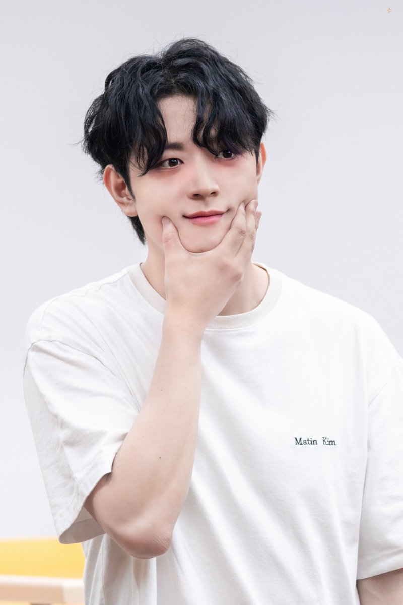Very_special_b's tweet photo. 26.06.28 종의기원 퇴근길

한유진 | 변희상 https://t.co/Q6oeqXW8yy