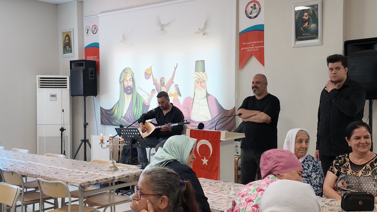 AhmetCabukel's tweet photo. Bugün, Erenler Kültür Derneği'nin düzenlediği 16. Muharrem Ayı Aşure lokması programına katıldık. Paylaşmanın, birlik ve beraberliğin pekiştiği bu anlamlı günde, lokmalarımızı paylaşıp dualarımızı ortak ettik. https://t.co/KyLZ7Dvt72