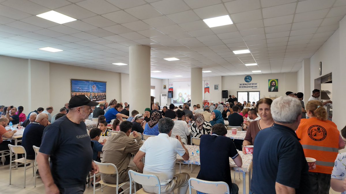 AhmetCabukel's tweet photo. Bugün, Erenler Kültür Derneği'nin düzenlediği 16. Muharrem Ayı Aşure lokması programına katıldık. Paylaşmanın, birlik ve beraberliğin pekiştiği bu anlamlı günde, lokmalarımızı paylaşıp dualarımızı ortak ettik. https://t.co/KyLZ7Dvt72