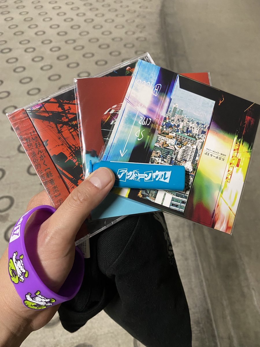 ikeikekome's tweet photo. いつまで経ってもロックスターはかっこいい！
アフターソウル
めちゃくちゃカッコ良かった！
フラサンはやっぱりいつきてもバンドキッズに戻れる最高の場所でした！ https://t.co/JdyK3SP8WO