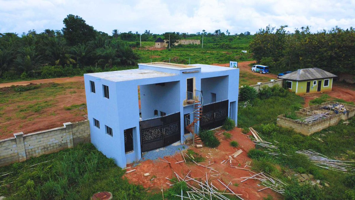 OlajideJ7's tweet photo. The gate house of HGC is now completed. Onto the next phase of development. Road demarcation, second gate and others. https://t.co/KVCDrRIS5u