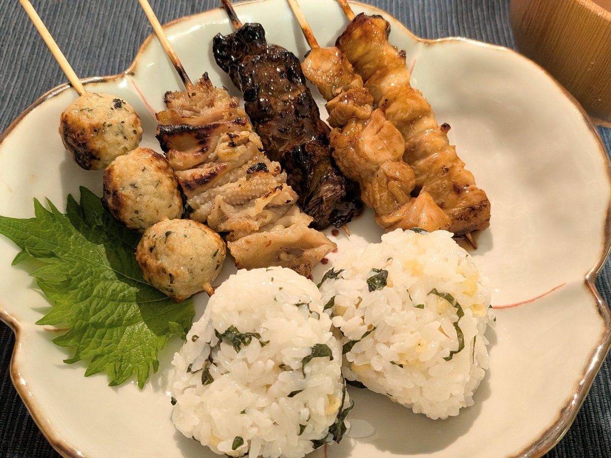moco_cherubim's tweet photo. 夏バテしそうだったから今夜は焼き鳥ごはん😊🍙✨️焼き鳥さいこー✨️✨️ https://t.co/jFIk51Awue