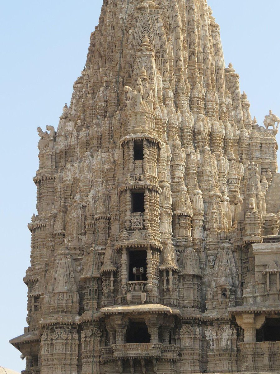 Yaduvam's tweet photo. The soaring beauty of Hindu shikharas never fails to impress. https://t.co/gCgRNqgjKt