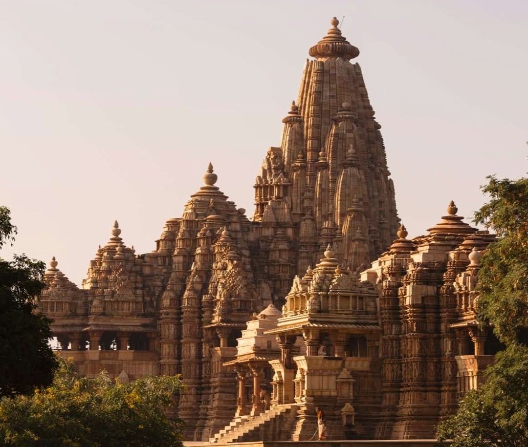 Yaduvam's tweet photo. The soaring beauty of Hindu shikharas never fails to impress. https://t.co/gCgRNqgjKt